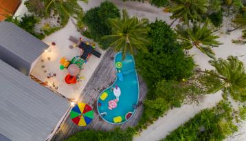Веселые пасхальные праздники в отеле The Standard, Huruvalhi Maldives
