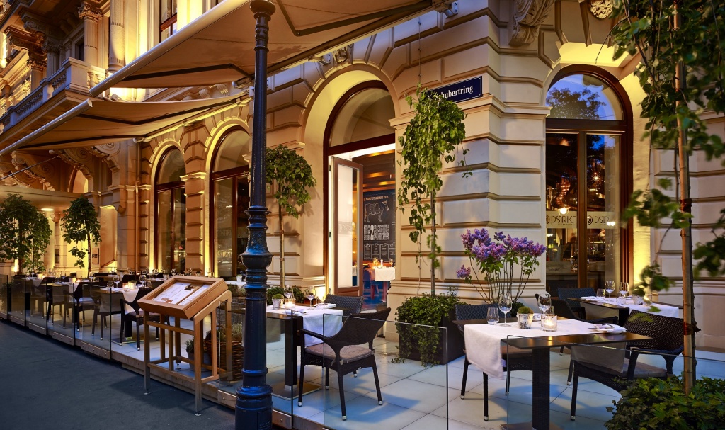 The Ritz-Carlton, Vienna - Dstrikt Steakhouse 1.jpg