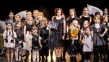 18 и 19 марта в Московском драматическом театре имени Н.В. Гоголя состоялся пятый сезон сказочной недели моды Magic Fashion Week. 